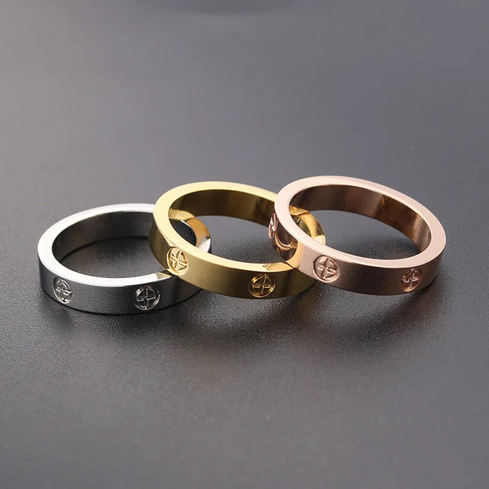 Minimalistische Ringe in Edelstahl