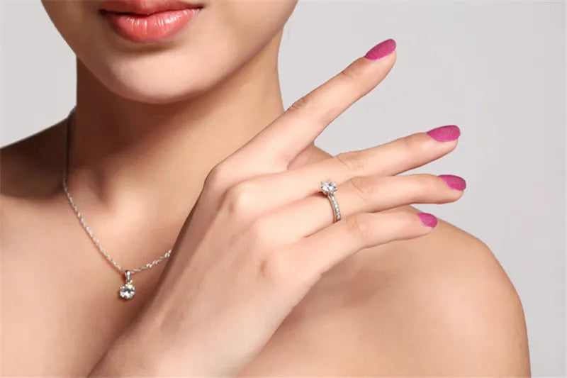 Lia Love – Silberring mit Stein