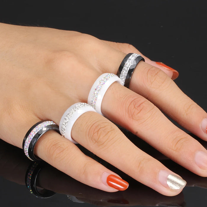 Eleganter Keramikring für Damen – Schwarz & Weiß mit Kristall