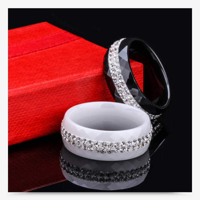 Eleganter Keramikring für Damen – Schwarz & Weiß mit Kristall