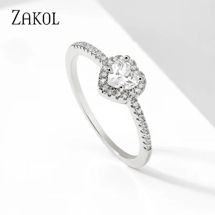 Herzförmiger Zirkonia-Ring – Romantische Eleganz in Silber